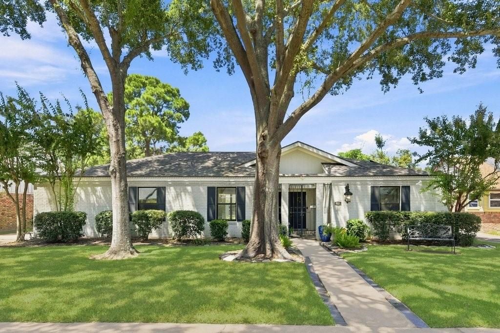 5522 Dumfries Drive, Houston, TX 77096