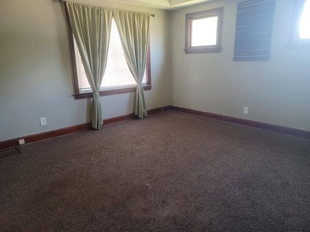 3074 E Atherton Road, Burton, MI 48529