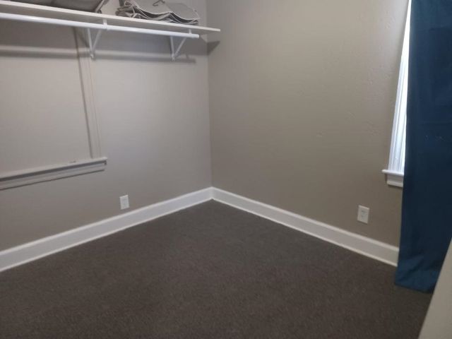 3074 E Atherton Road, Burton, MI 48529