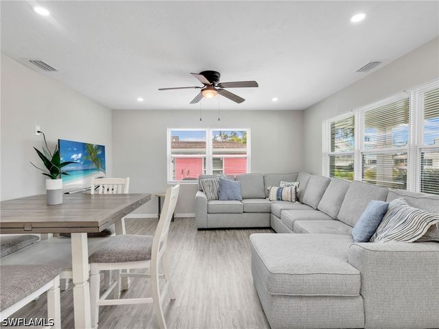 195 Hibiscus DR, Fort Myers Beach, FL 33931