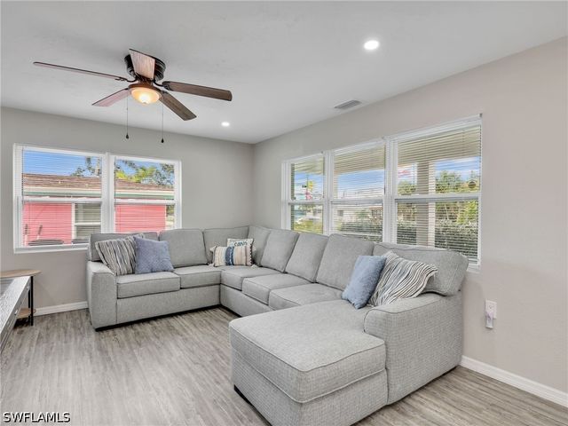 195 Hibiscus DR, Fort Myers Beach, FL 33931