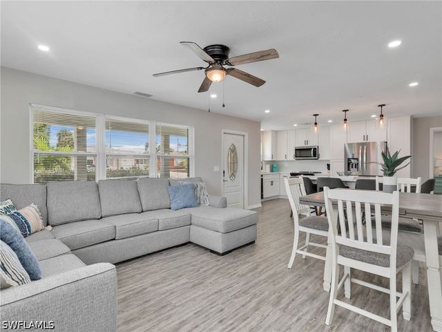 195 Hibiscus DR, Fort Myers Beach, FL 33931
