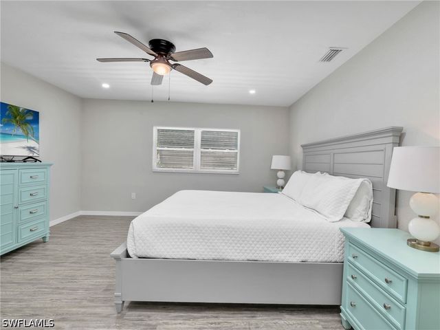 195 Hibiscus DR, Fort Myers Beach, FL 33931