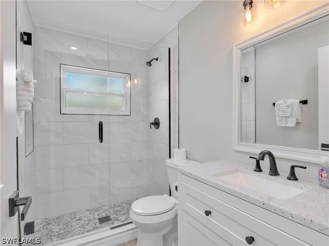 195 Hibiscus DR, Fort Myers Beach, FL 33931