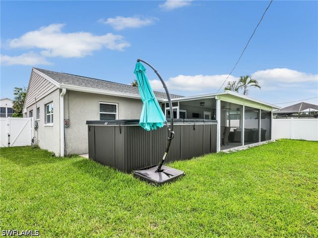 195 Hibiscus DR, Fort Myers Beach, FL 33931