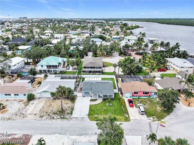 195 Hibiscus DR, Fort Myers Beach, FL 33931