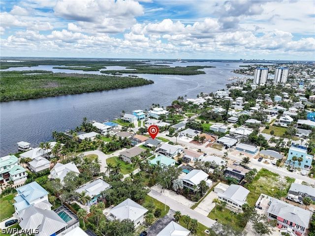 195 Hibiscus DR, Fort Myers Beach, FL 33931