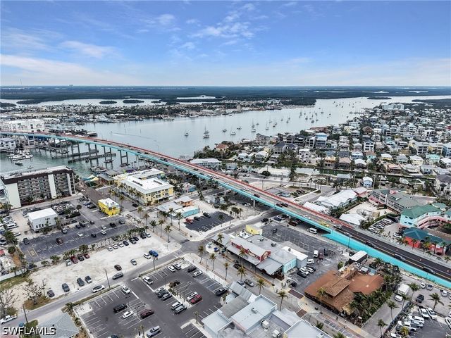 195 Hibiscus DR, Fort Myers Beach, FL 33931