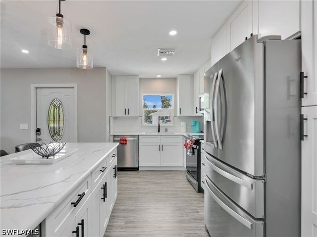 195 Hibiscus DR, Fort Myers Beach, FL 33931