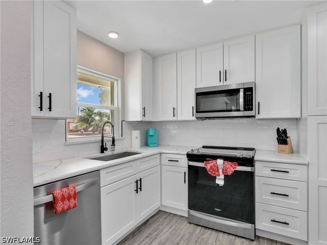 195 Hibiscus DR, Fort Myers Beach, FL 33931