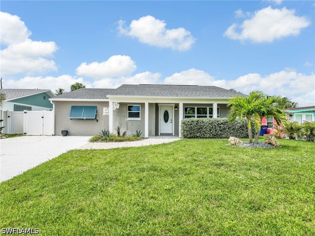 195 Hibiscus DR, Fort Myers Beach, FL 33931