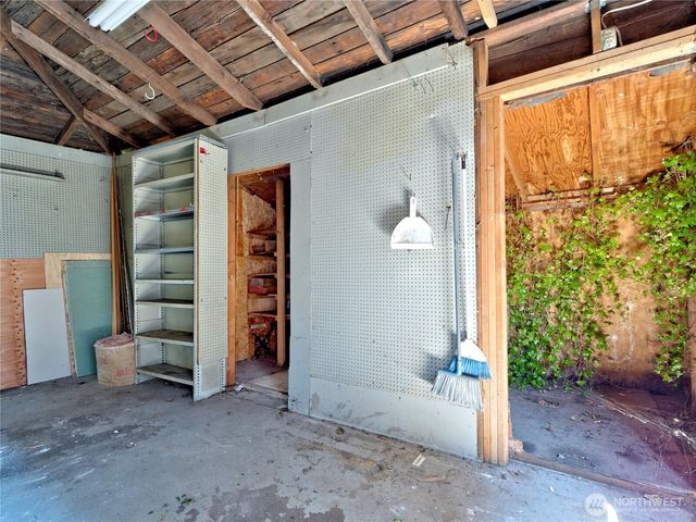 323 1st Avenue S, Kent, WA 98032