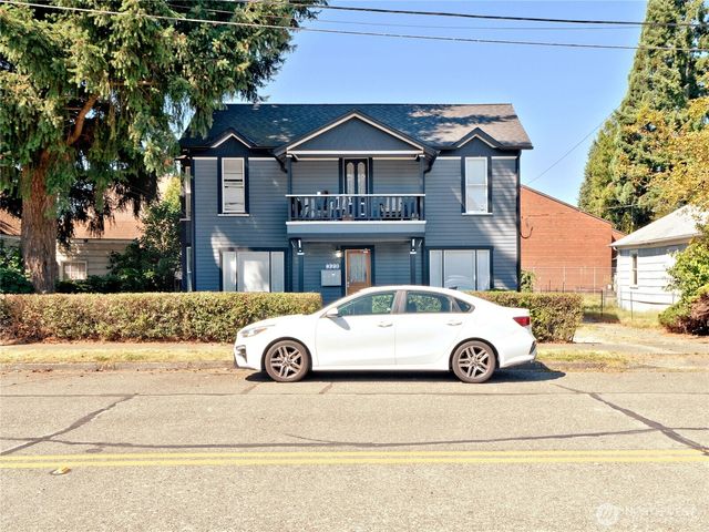 323 1st Avenue S, Kent, WA 98032