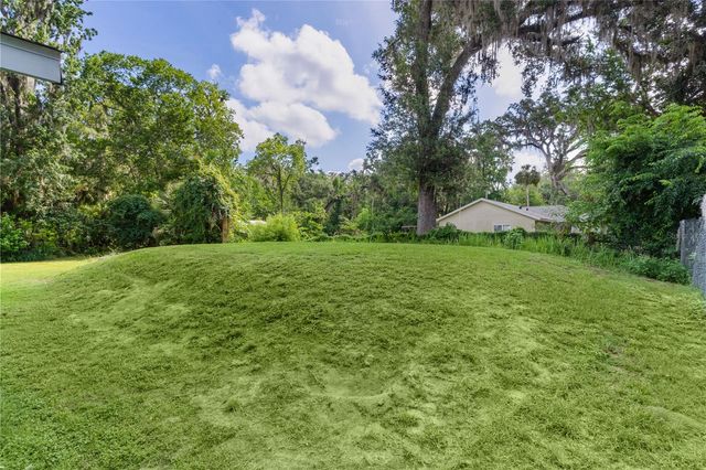2597 NW CR 426F STREET NE, Lake Panasoffkee, FL 33538