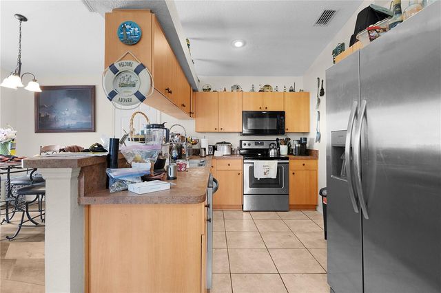 2597 NW CR 426F STREET NE, Lake Panasoffkee, FL 33538