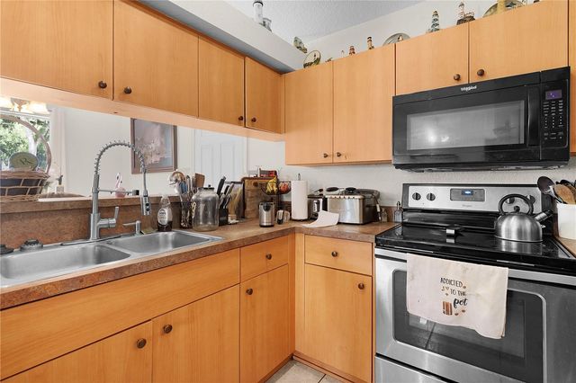 2597 NW CR 426F STREET NE, Lake Panasoffkee, FL 33538