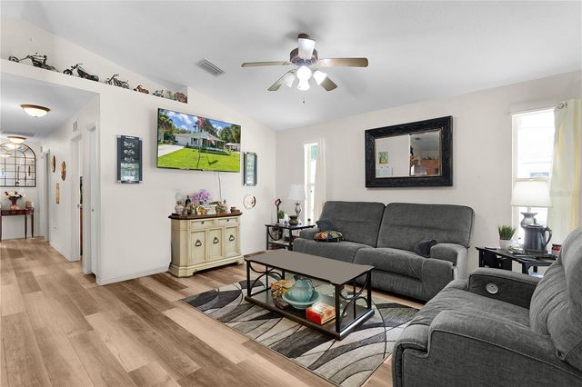 2597 NW CR 426F STREET NE, Lake Panasoffkee, FL 33538