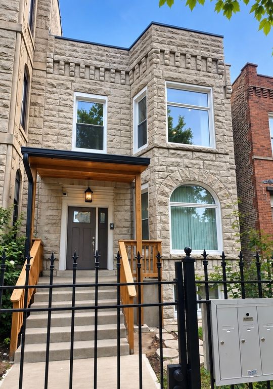 3234 W Fulton Boulevard, Chicago, IL 60624 — exterior