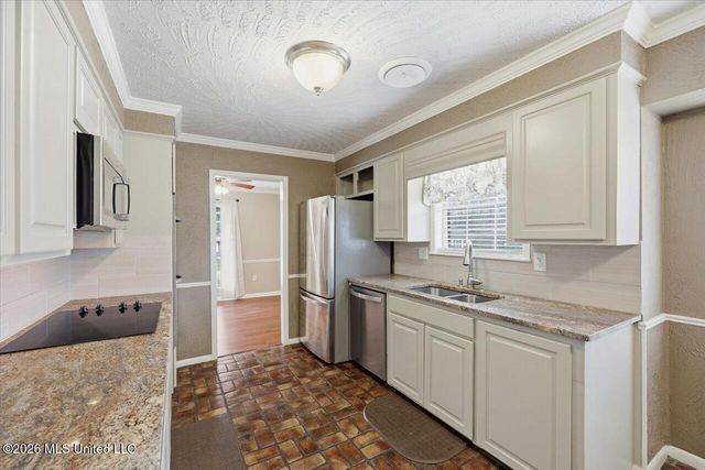 69 Summit Ridge Drive, Brandon, MS 39042