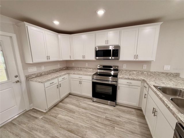 445 ALVINA AVENUE, Lake Wales, FL 33853