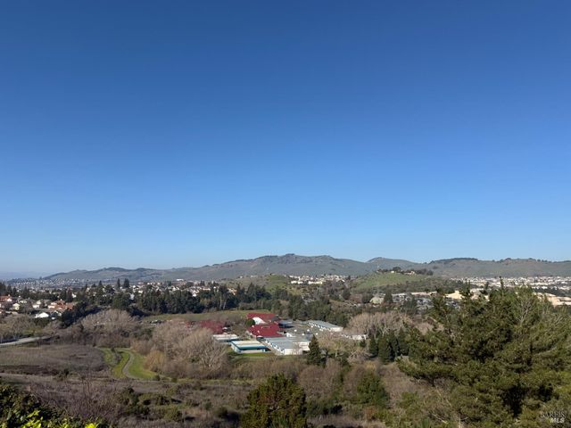 124 Gregory Ln, Vallejo, CA 94591