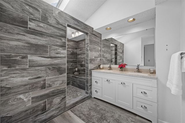 2060 Holiday Rd, Coralville, IA 52241