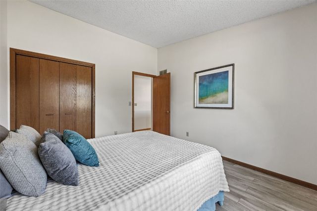 2060 Holiday Rd, Coralville, IA 52241