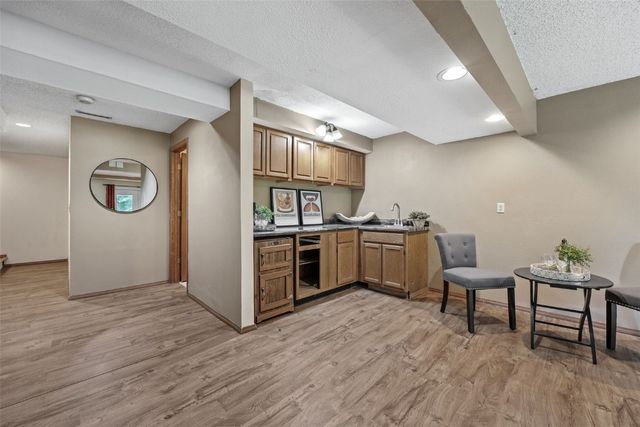 2060 Holiday Rd, Coralville, IA 52241