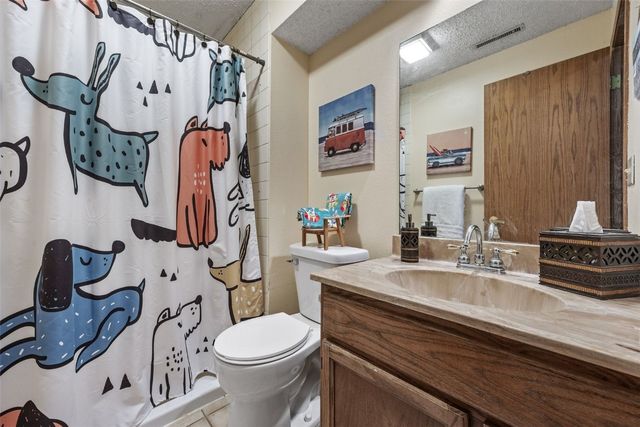 2060 Holiday Rd, Coralville, IA 52241