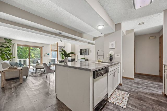 2060 Holiday Rd, Coralville, IA 52241