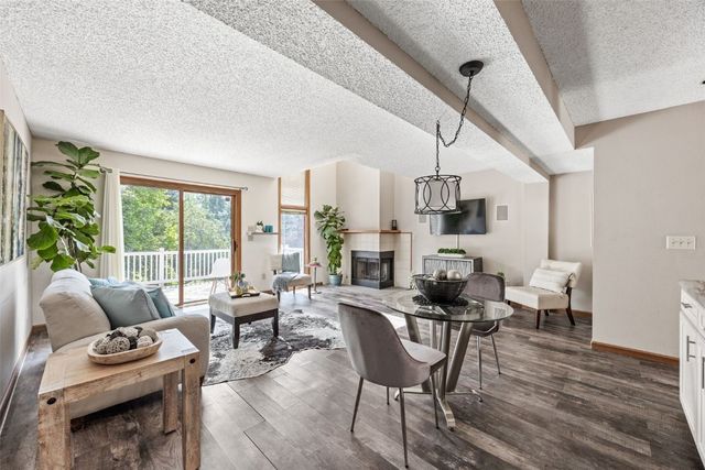 2060 Holiday Rd, Coralville, IA 52241