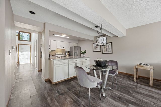 2060 Holiday Rd, Coralville, IA 52241