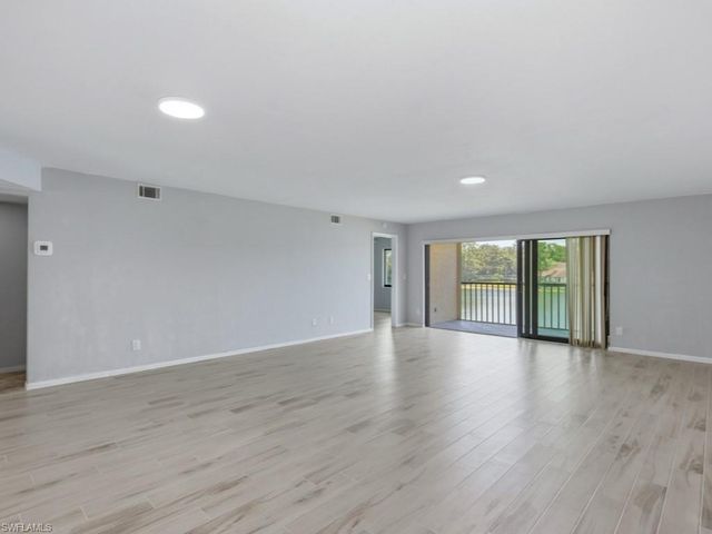 5784 Deauville CIR B204, Naples, FL 34112