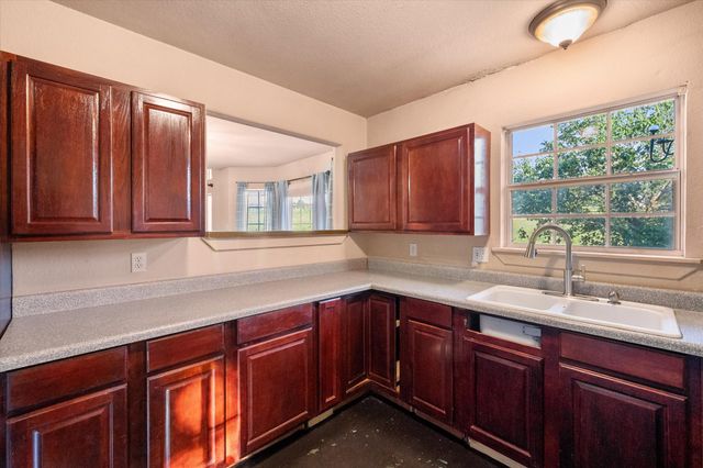 134 County Road 3048, Corsicana, TX 75109