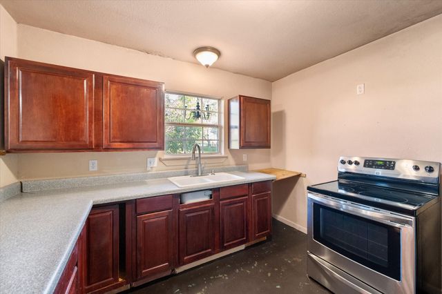 134 County Road 3048, Corsicana, TX 75109