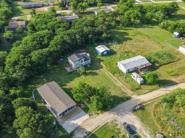 134 County Road 3048, Corsicana, TX 75109