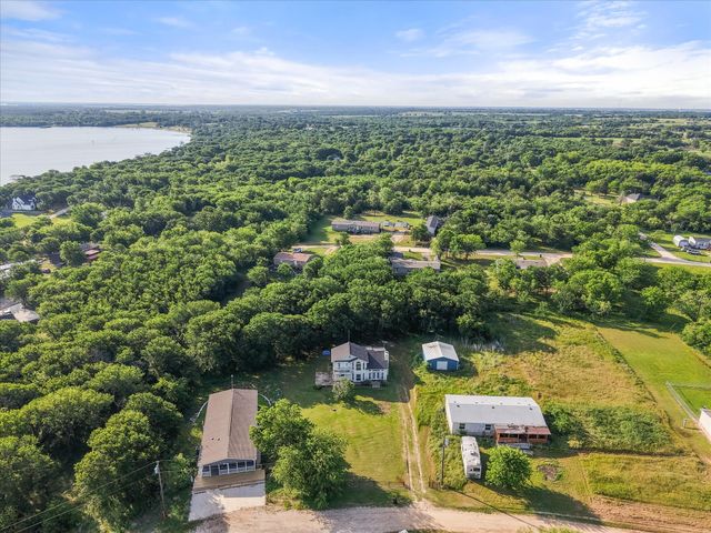 134 County Road 3048, Corsicana, TX 75109