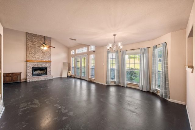 134 County Road 3048, Corsicana, TX 75109