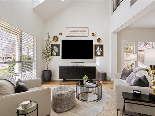 1205 S Main ST, Georgetown, TX 78626