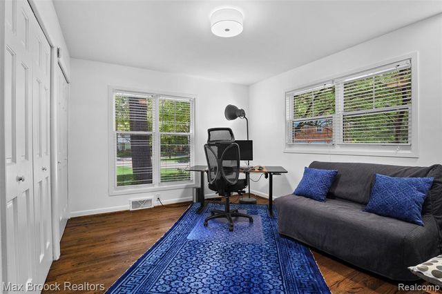22636 King Richard Court, Beverly Hills, MI 48025
