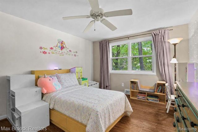 22636 King Richard Court, Beverly Hills, MI 48025