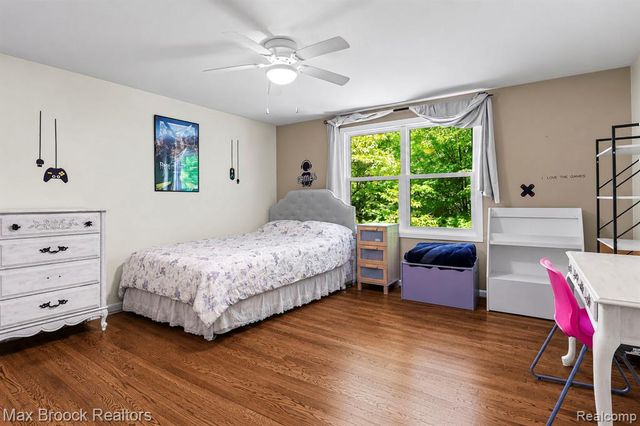 22636 King Richard Court, Beverly Hills, MI 48025