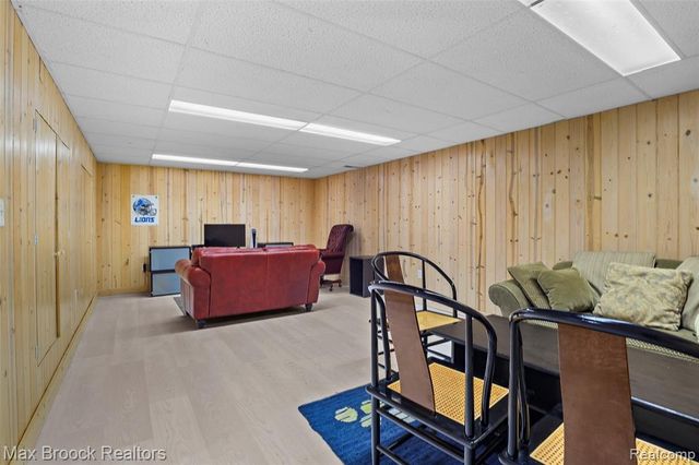 22636 King Richard Court, Beverly Hills, MI 48025