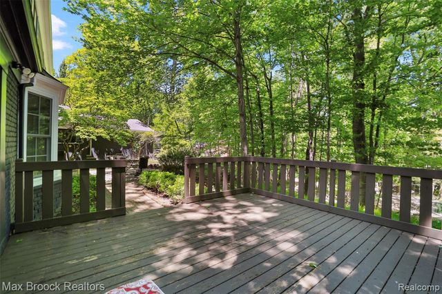 22636 King Richard Court, Beverly Hills, MI 48025