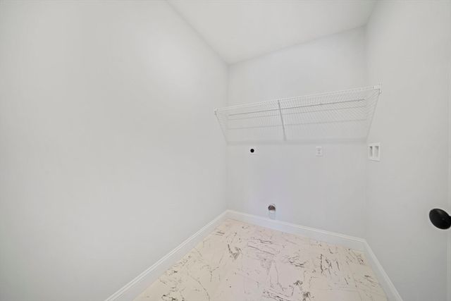 5 Clarendon, Holbrook, MA 02343