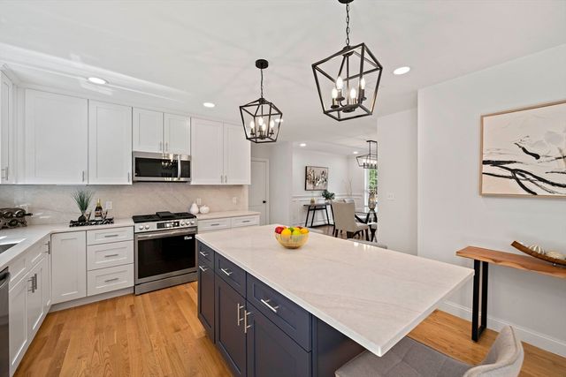 5 Clarendon, Holbrook, MA 02343