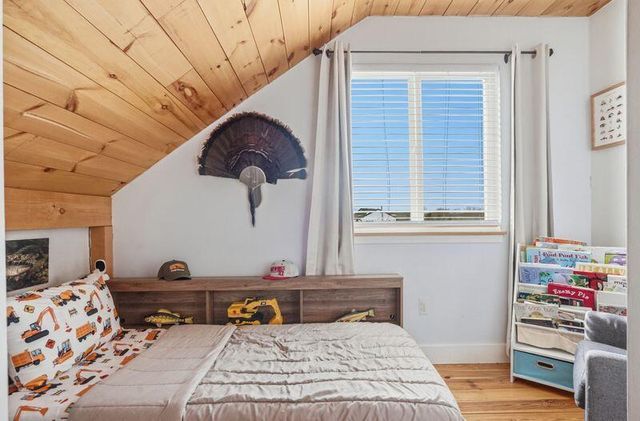 3879 Shamrock Drive, Lapeer, MI 48446