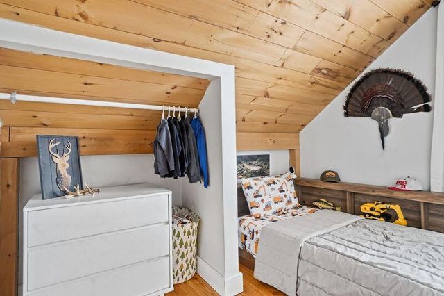 3879 Shamrock Drive, Lapeer, MI 48446