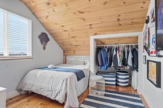 3879 Shamrock Drive, Lapeer, MI 48446