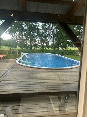 3879 Shamrock Drive, Lapeer, MI 48446